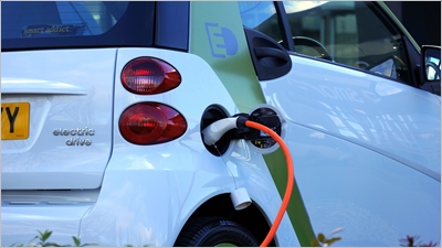 科学研究テーマ㉟電気自動車の効率：異なるバッテリータイプの効率を調査